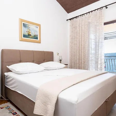 Neno Apartment *